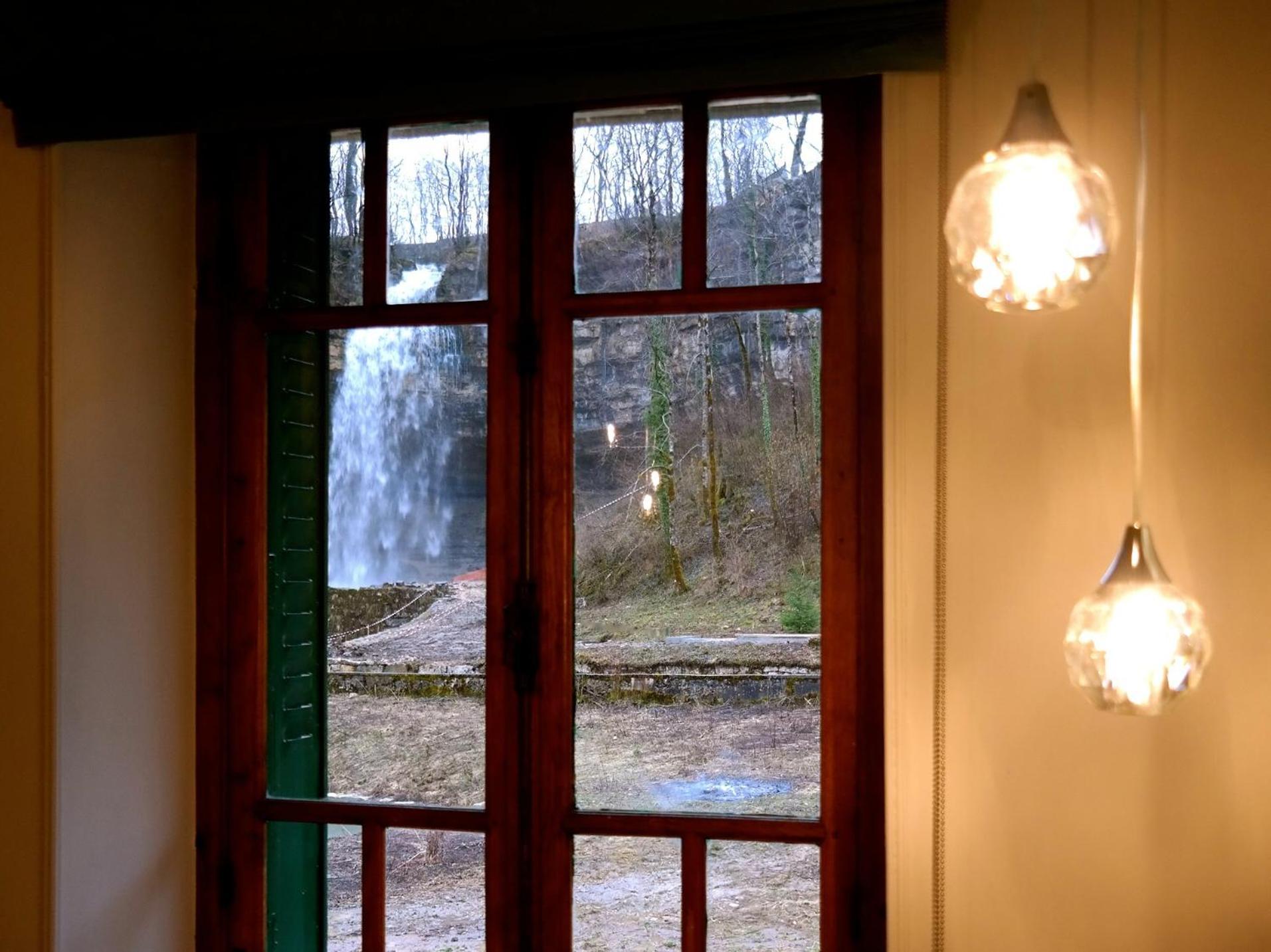 Au Moulin Des Fees - Maison D'Hotes Cascades Du Herisson Bonlieu Rum bild