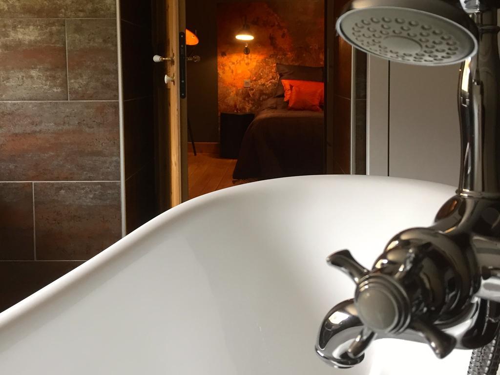 Au Moulin Des Fees - Maison D'Hotes Cascades Du Herisson Bonlieu Rum bild